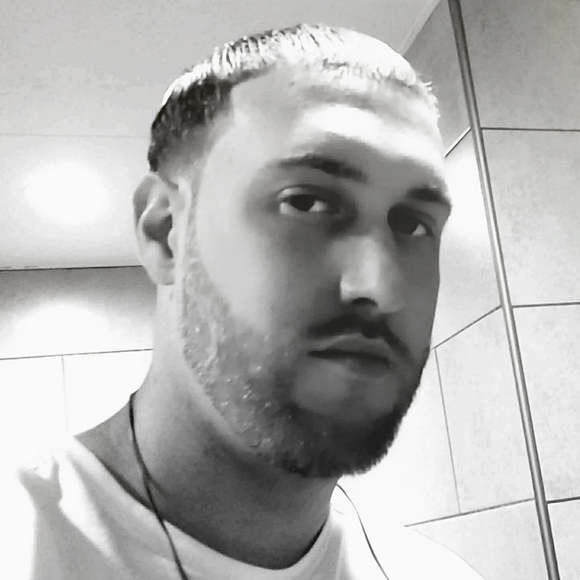 Meet your Posher, John - Picture 1 of 4